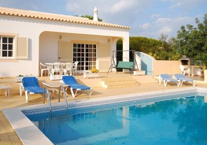 Nice holiday in the Algarve with private pool and sea view in Albufeira