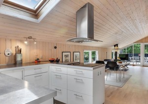 Nice home in ålbæk with WiFi