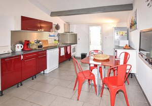 Nice home in Aubignan