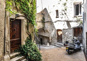 Nice home in Claviers with 2 Bedrooms and WiFi