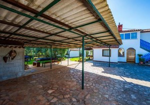 Nice Home In Liznjan With Wifi