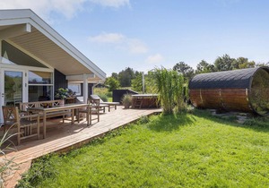 Nice home in øster assels with sauna