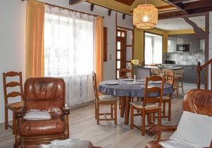 Nice home in Pléhédel with WiFi
