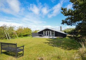 Nice home in Rømø with sauna