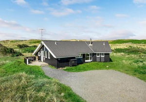Nice home in Ringkøbing with sauna