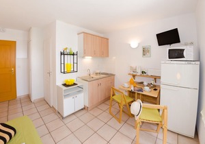 Nice studio 2 pers 250 meters from the BEACH with HEATED POOL & TENNIS (101)