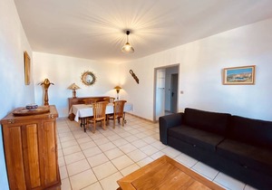 Nice two-room apartment, town center and near the beach