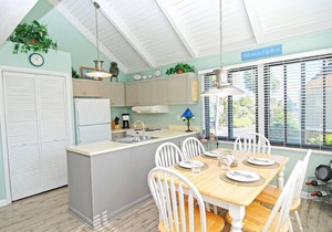Nicely Decorated! Great Location! Amenity Cards! Neighborhood Pool!