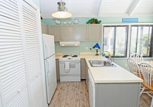 Nicely Decorated! Great Location! Amenity Cards! Neighborhood Pool!