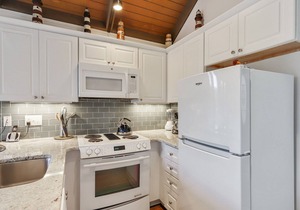 Night Heron 62- 3 bedroom 2 bath Cottage with Lagoon views