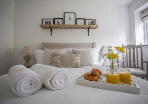 No.14, Stunning Holiday Cottage With Private Parking And All Rooms En-suite