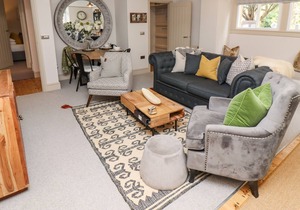 NO.3 THE OLD COACH HOUSE, family friendly in Blockley