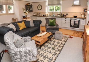 NO.3 THE OLD COACH HOUSE, family friendly in Blockley