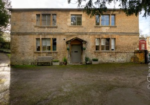 No.3 The Old Coach House is a stylish apartment in Blockley