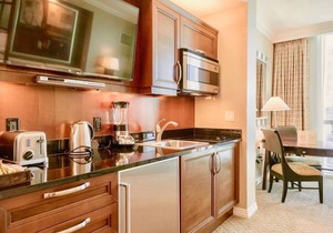No Resort Fee ! Balcony Strip View Suite - Pool