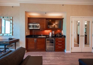 No Resort Fee Strip View Balcony+Free Valet+ Pool