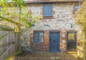 No33 THORNHAM BOUTIQUE COTTAGE 3