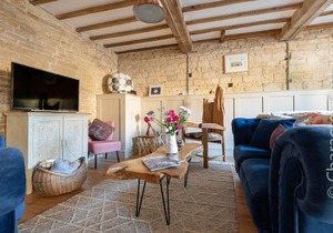 No4 The Old Coach House is a luxurious retreat in scenic Blockley