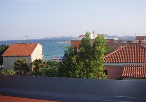 No5 Sea View Attic Studio