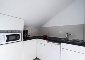 No5 Town-view Attic Studio