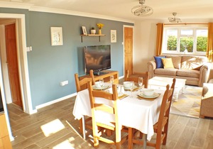 Norfolk self catering Holiday Cottage by the sea Scratby peaceful & relaxing