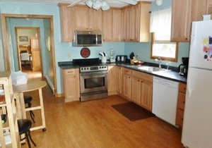 NOW BOOKING 2024 ~ Beautiful, Oversized Cape in Scenic Bonnet Shores!