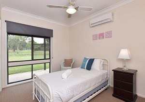 Nulkaba Escape, super central, walk to Zoo, short drive to Potters + Wineries