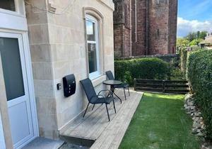 Number 79, Cosy Central Helensburgh 1 Bedroom, ground floor pet friendly, garden