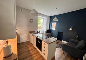 Number 79, Cosy Central Helensburgh 1 Bedroom, ground floor pet friendly, garden