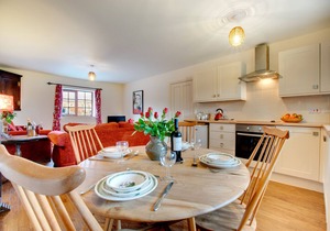 Nyth y Wennol - Two Bedroom House, Sleeps 4