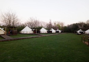 Oak Lodge Retreat - Glamping 4