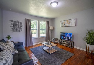 Oak Ridge Charmer Close To Windrock Park