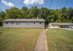 Oak Ridge Charmer II (7 miles from Windrock)