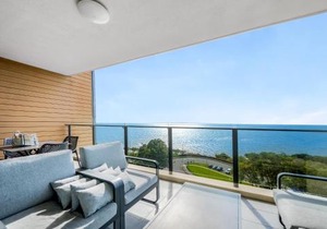 Oaks Redcliffe Mon Komo Suites