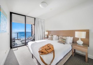 Oaks Redcliffe Mon Komo Suites