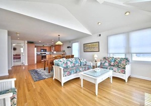 Ocean Block. Surf City. Single family. Rooftop Deck. Beach Badges. WIFI. 136906