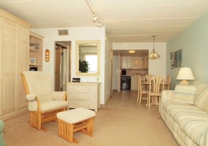 OCEAN FRONT CONDO. ENJOY YOUR MORNING COFFEE SITTING ON YOUR PRIVATE BALCONY WATCHING THE SUNRISE.