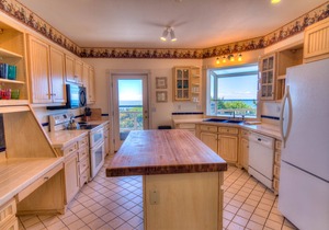 Ocean Front Home With Spectacular Views! Dog Friendly!
