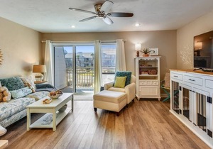 OCEAN MILE E6 IS IMPECCABLY REMODELED AND READY FOR YOUR FAMILY!