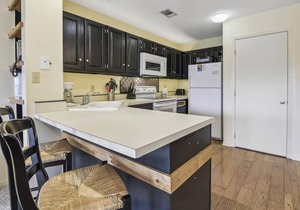 Ocean Mile L-7 is a splendid 1 bedroom / 1 bath townhome with beautiful views.