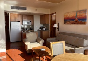 Ocean view 1King Bedroom/2BA, kitchen, private balcony, sofa bed, beachfront