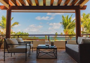 Ocean View 2 Bedroom Condo w. Jacuzzi