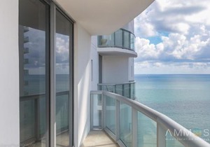 Ocean View 25th floor at Marenas Beach Resort by AmmosFL