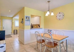Ocean View Beach condo in St. Augustine great for Golf, Fishing, NASA, & Disney