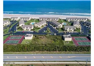 Ocean View Beach condo in St. Augustine great for Golf, Fishing, NASA, & Disney
