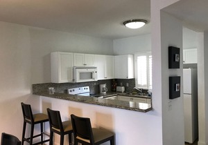 Ocean View , steps from the private beach 2 Bedroom Condo Up to 6 guests