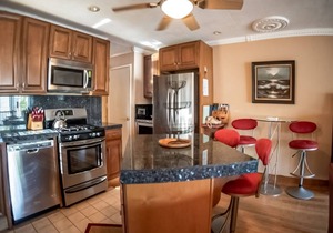 Ocean View Family Condo w/Free WiFi, Shared Pool & Tennis - Close to the Waves