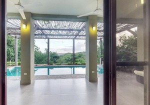 Ocean view gem w/ private pool & world-class surf!