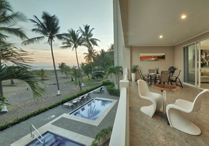 Ocean view "The Palms" Ocean Club Resort-2 Bed