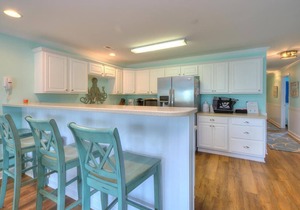 Ocean Walk 8201 - 3 Bdrm/2.5 Bath Ocean View Condo-POOL&Elevator-Sleeps8